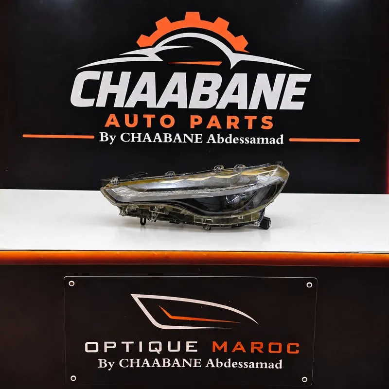 Phare avant droite Toyota Corolla Cross I (2022–2025) — LED